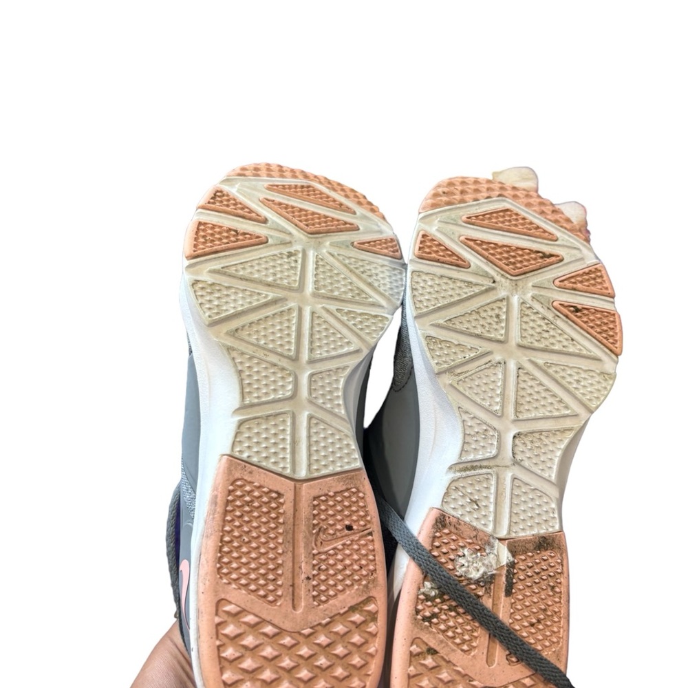 Nike training shoes women’s size 8 1/2 - Picture 5 of 6